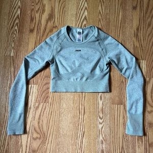 Long-sleeved Gym Shark Cropped Shirt